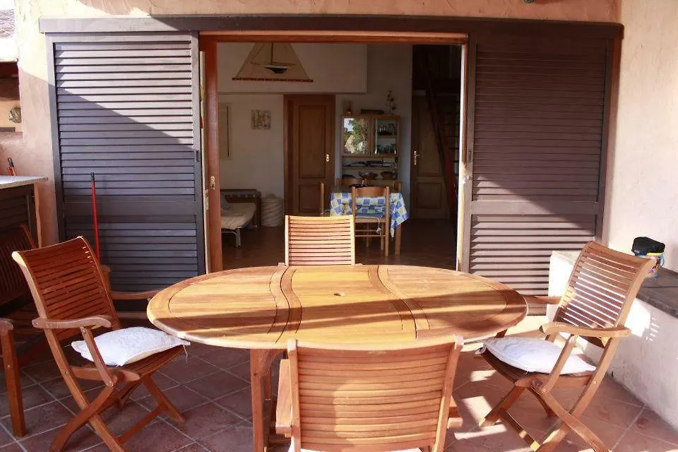 Casa vacanze Villa Casa Mughetto R5055 Seafront, Private Sea Access, Swimming Pool La Maddalena  Italia